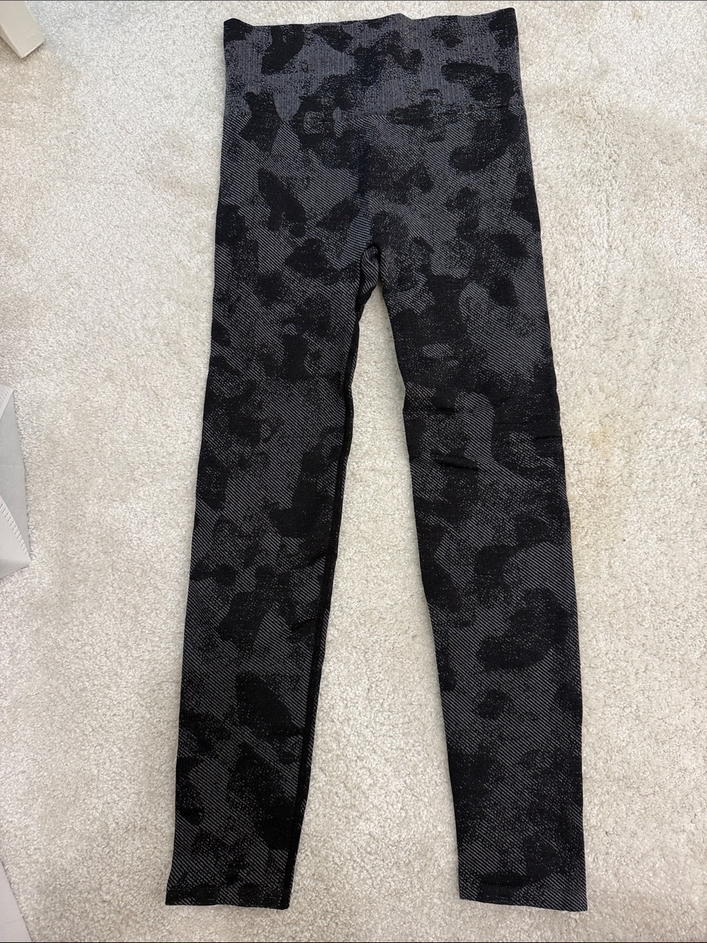 Mono B Black Patterned High-Waist Leggings. Size medium